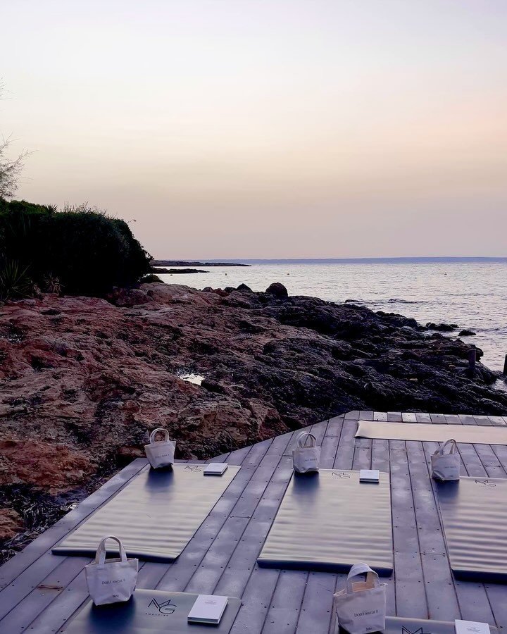 Mallorca Awespire Yoga retreat 2024 ✅
Thank you @aloyoga @alowellness_ @bala @fiveminutejournal @intelligentchange 
.
.
.
#yogaretreat #journaling #mindfuljourney #mallorcayogaretreat #santanyi #yogateacher #yogainspiration #wellnessretreat #healthis