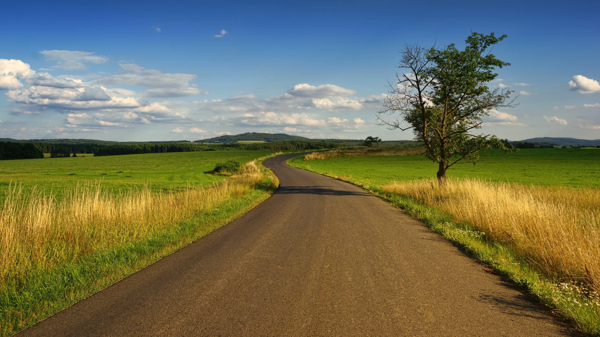 calm-clouds-countryside-1165981.jpg