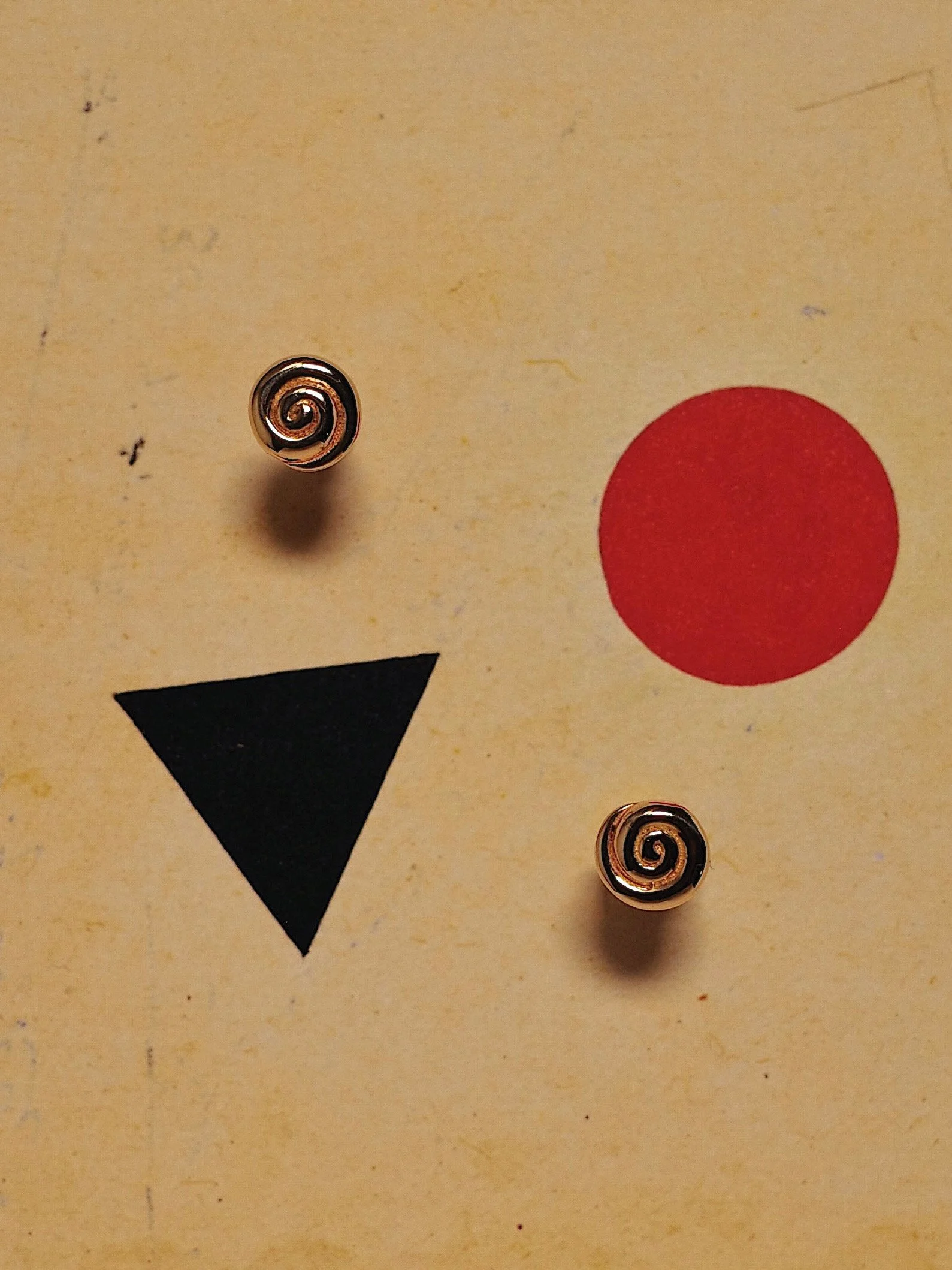 talisman growth spiral studs gold