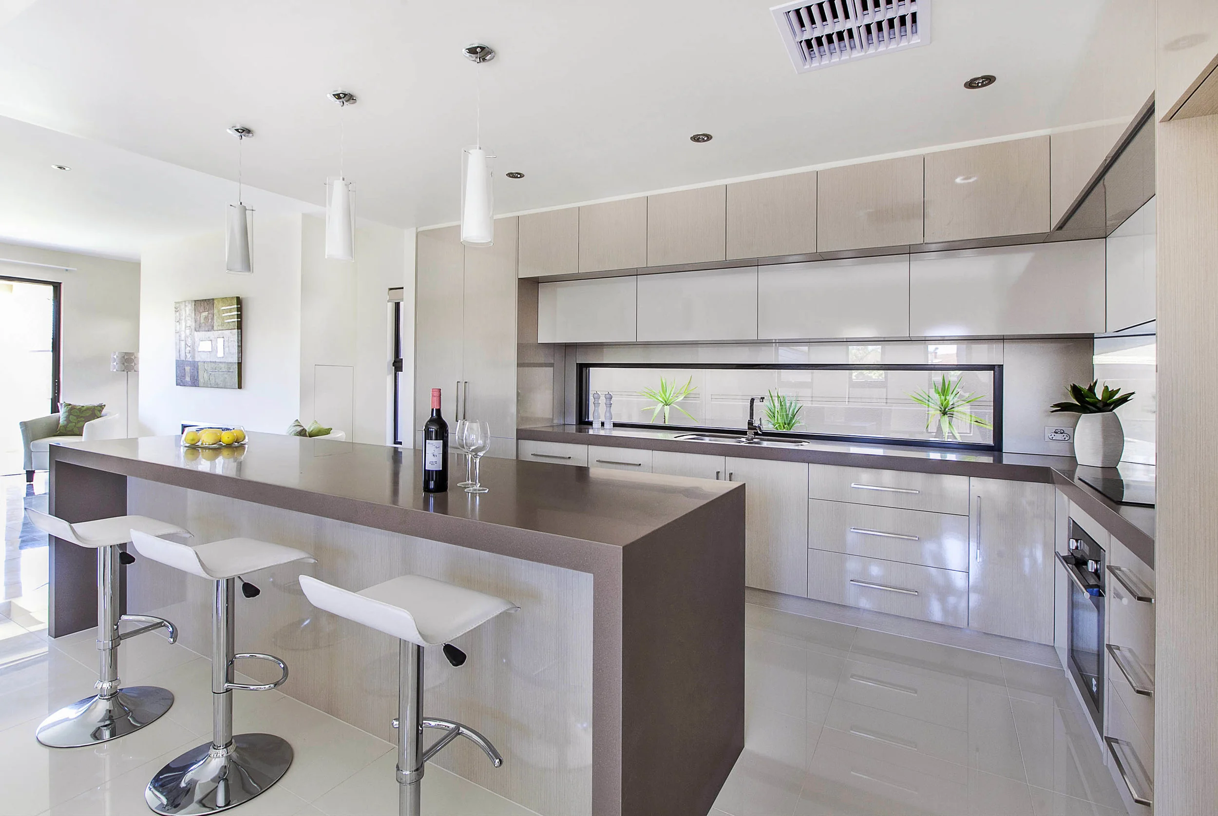 LJWV-13 Laver Cre-13e.jpg