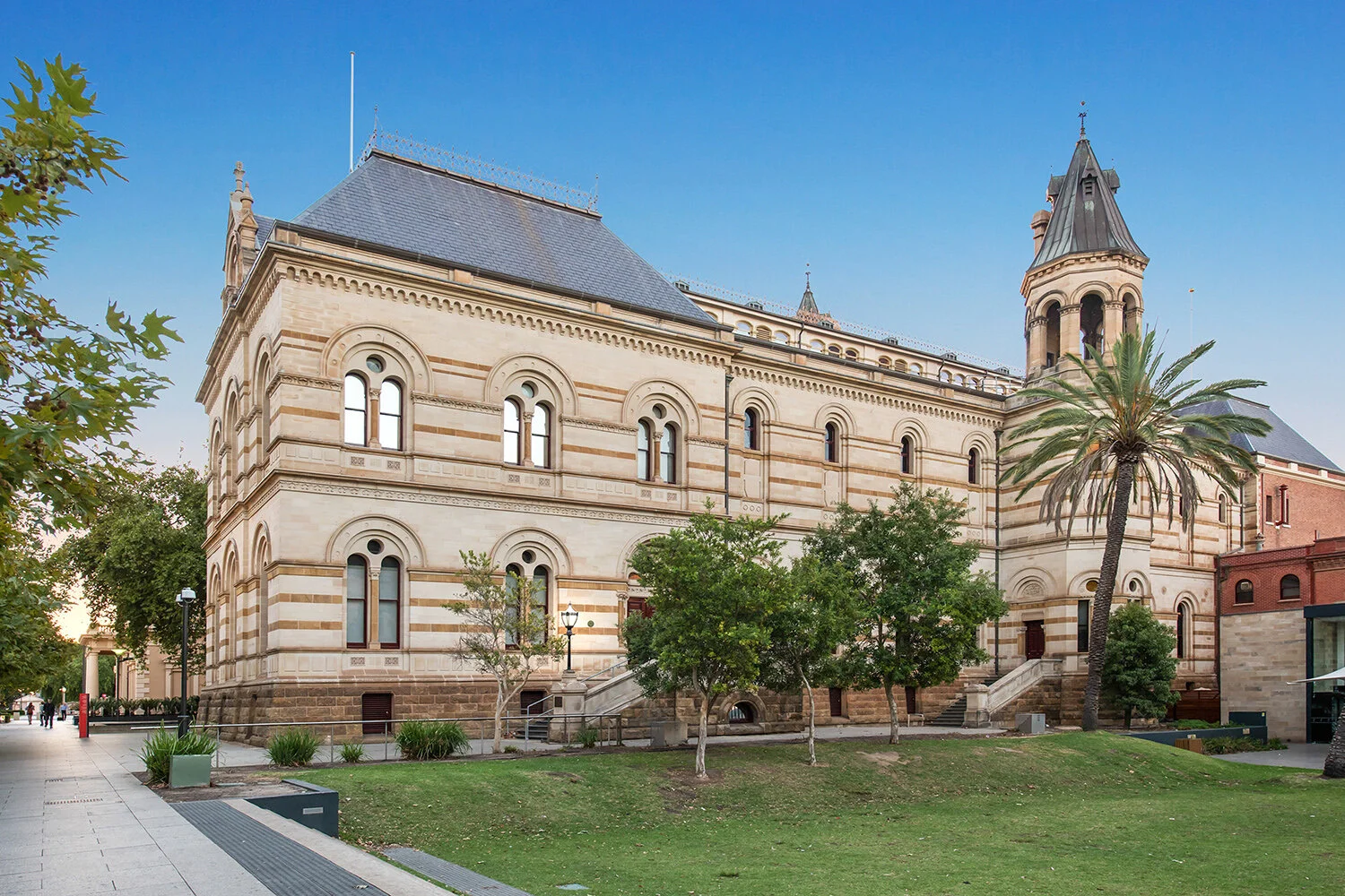 Mortlock Building-003.jpg
