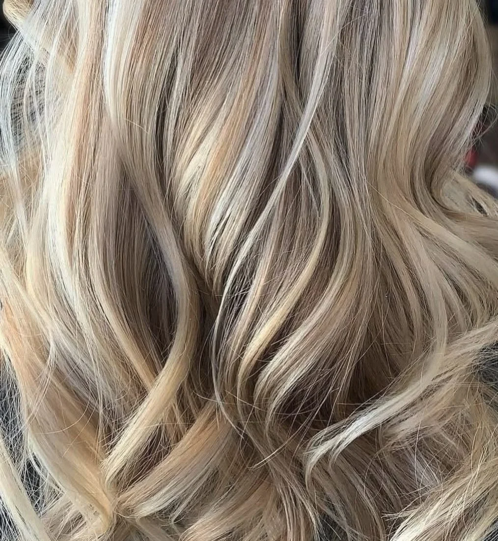 Blonde balayage texture detail