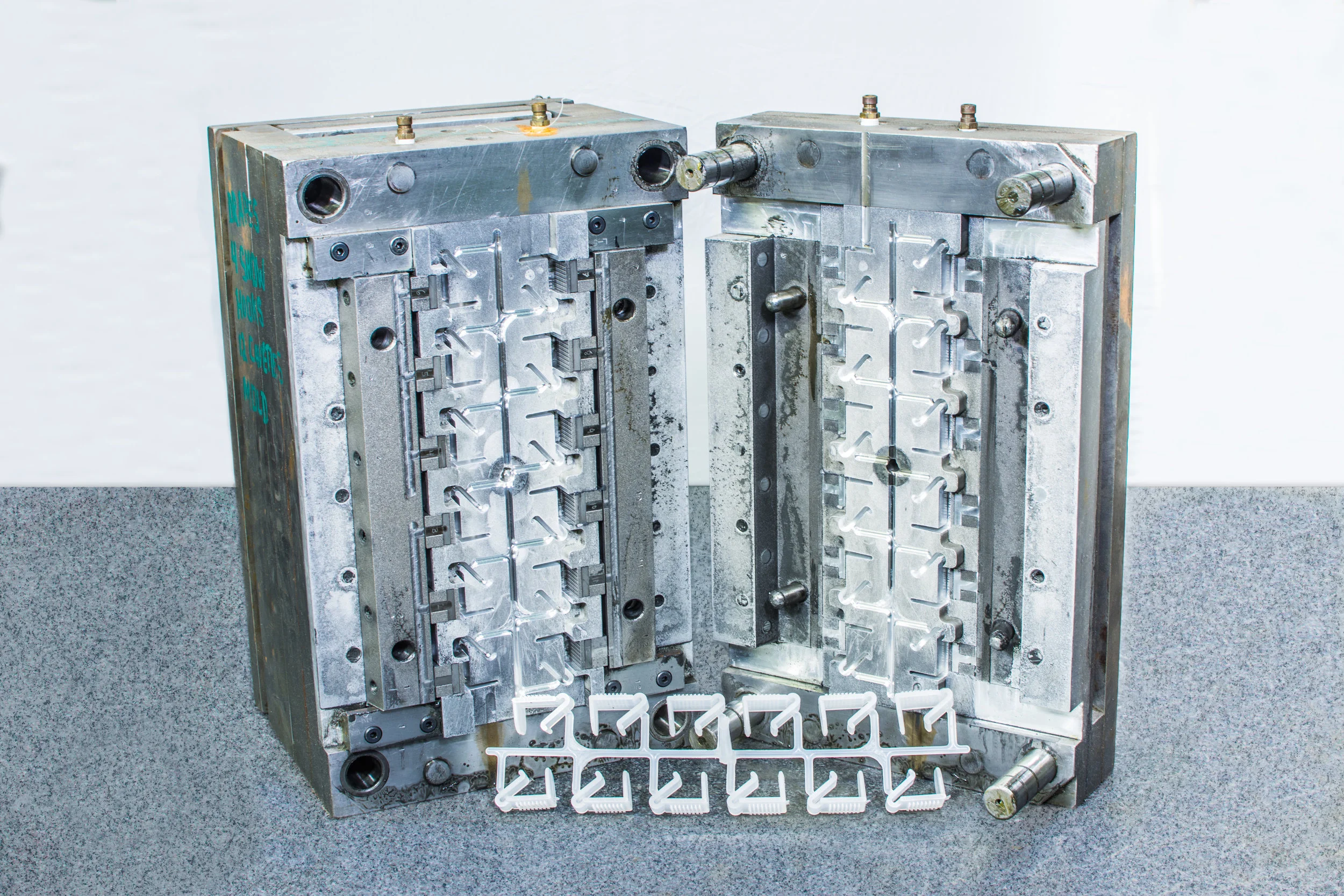 Multi-Cavity Molds