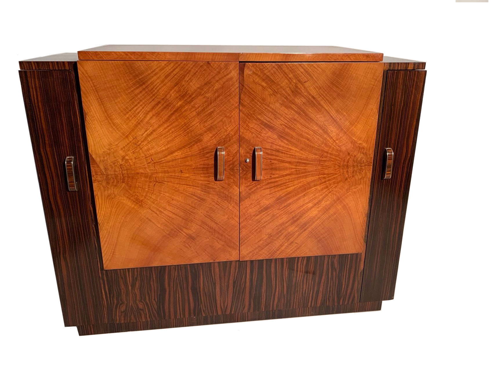 Art Deco Cocktail cabinet.png