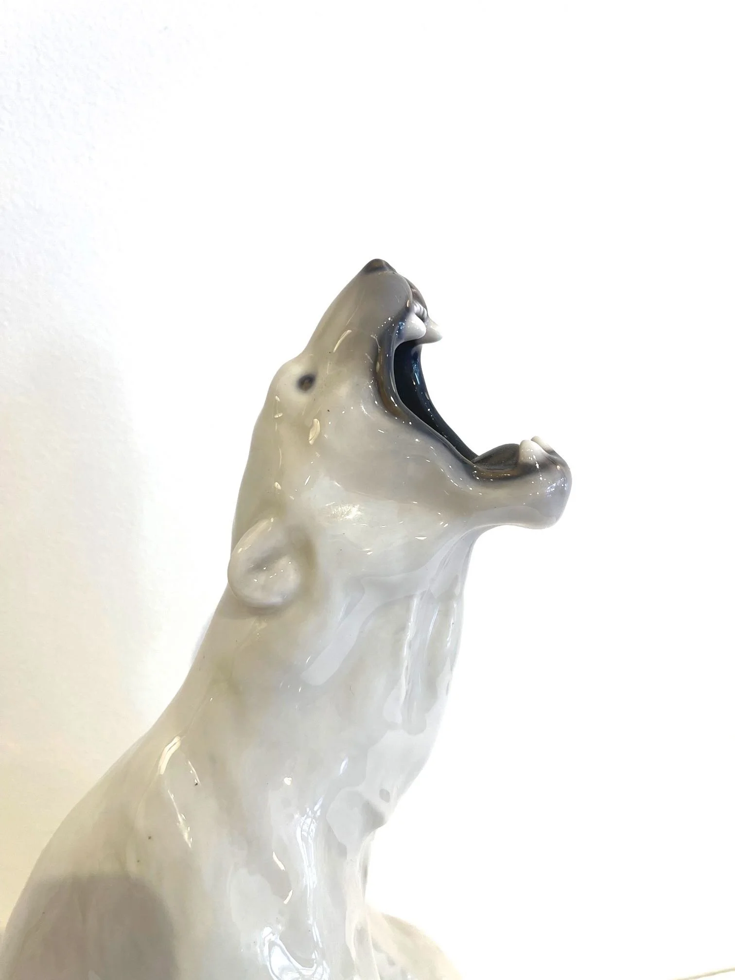 Porcelain Polar Bear by ROYAL COPENHAGEN Denmark C246 — Virtanen