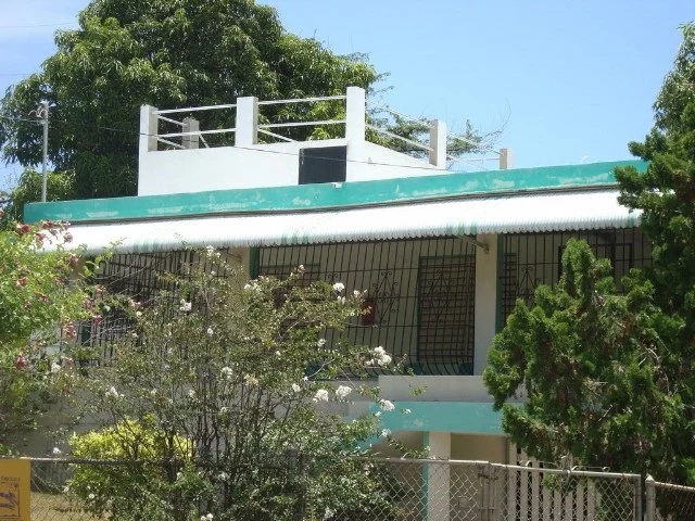 $180,000, Isabel II, Titled