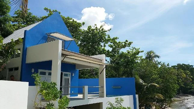 $549,000 // Isabel II, Titled // MACR-1T