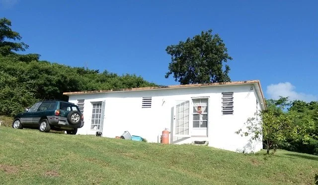 $139,900 // Villa Borinquen, Titled // RODR-1T