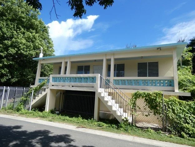 $229,000 // Isabel II, Untitled // SIMR-3U