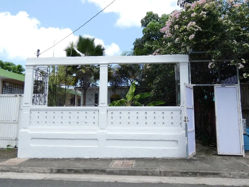 $145,000 // Isabel II, Titled // RUGR-1T