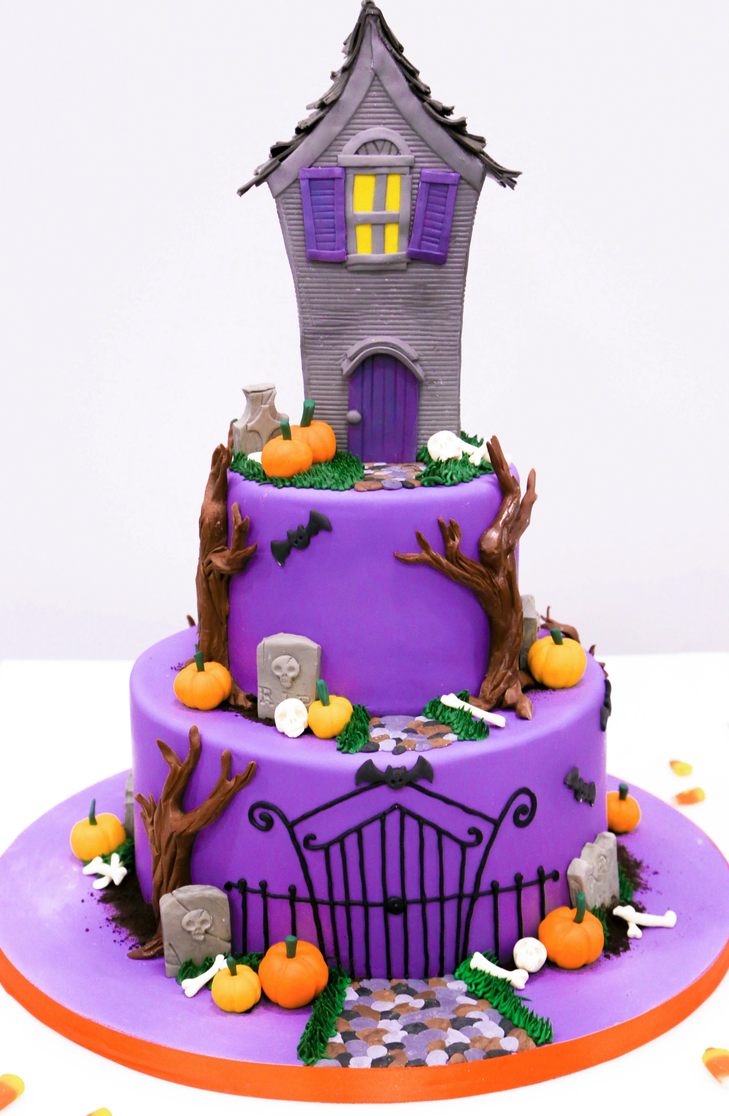 Delicious Pastries, Cakes and Desserts by Cake boss star's Carlo's