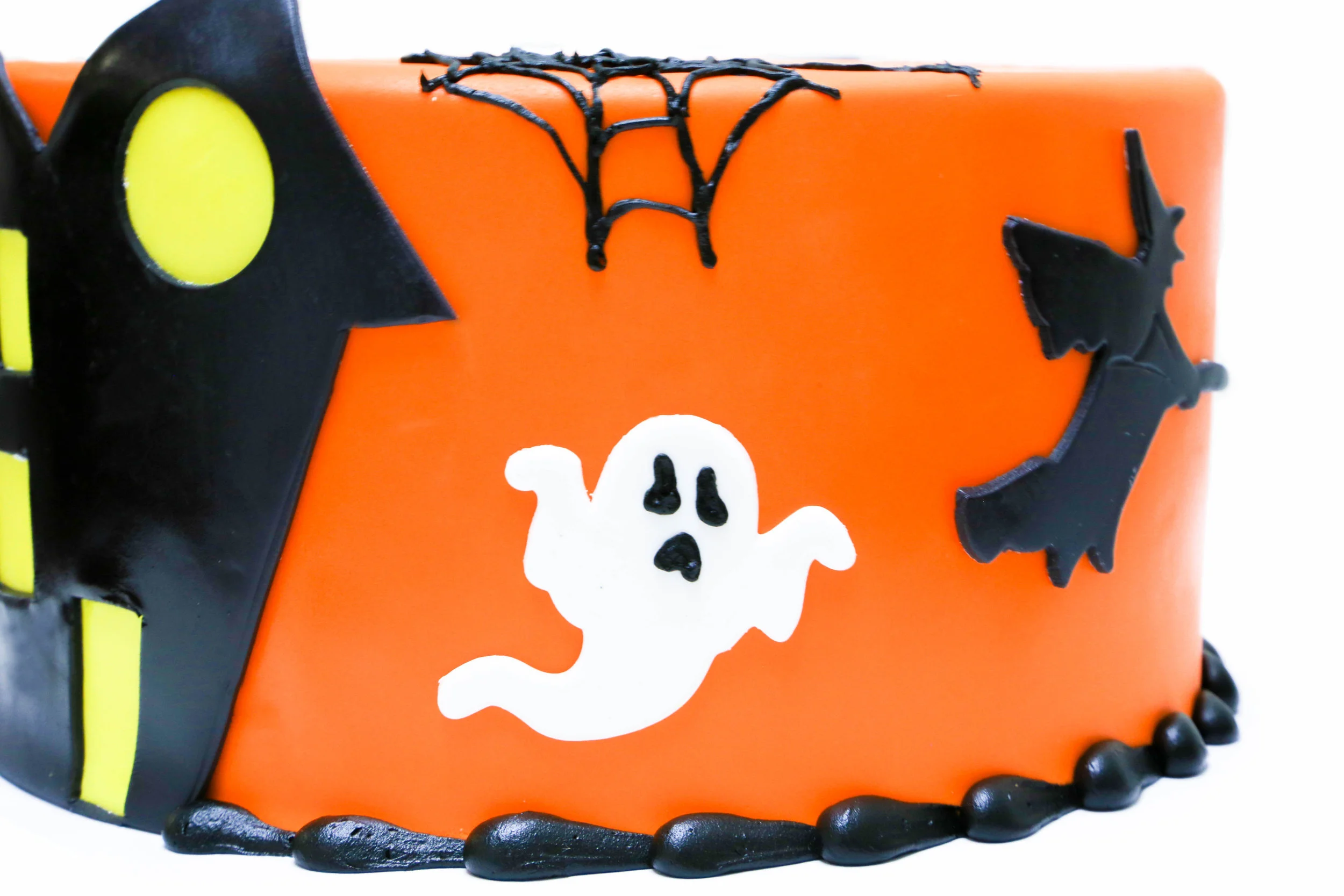 Delicious Pastries, Cakes and Desserts by Cake boss star's Carlo's