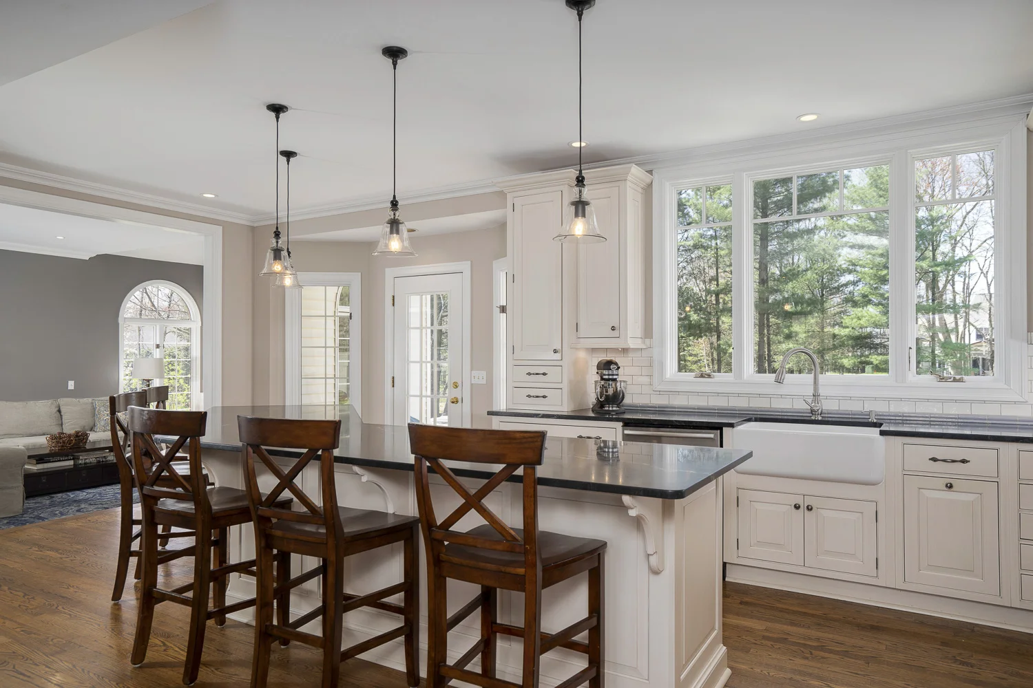 13 Victoria Heights East-print-012-6-Kitchen-4000x2667-300dpi.jpg