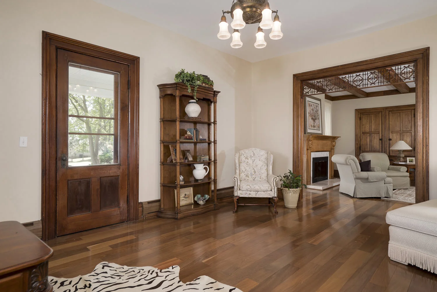 4400 Lower Mountain Rd-large-008-8-Living Room-1498x1000-72dpi.jpg