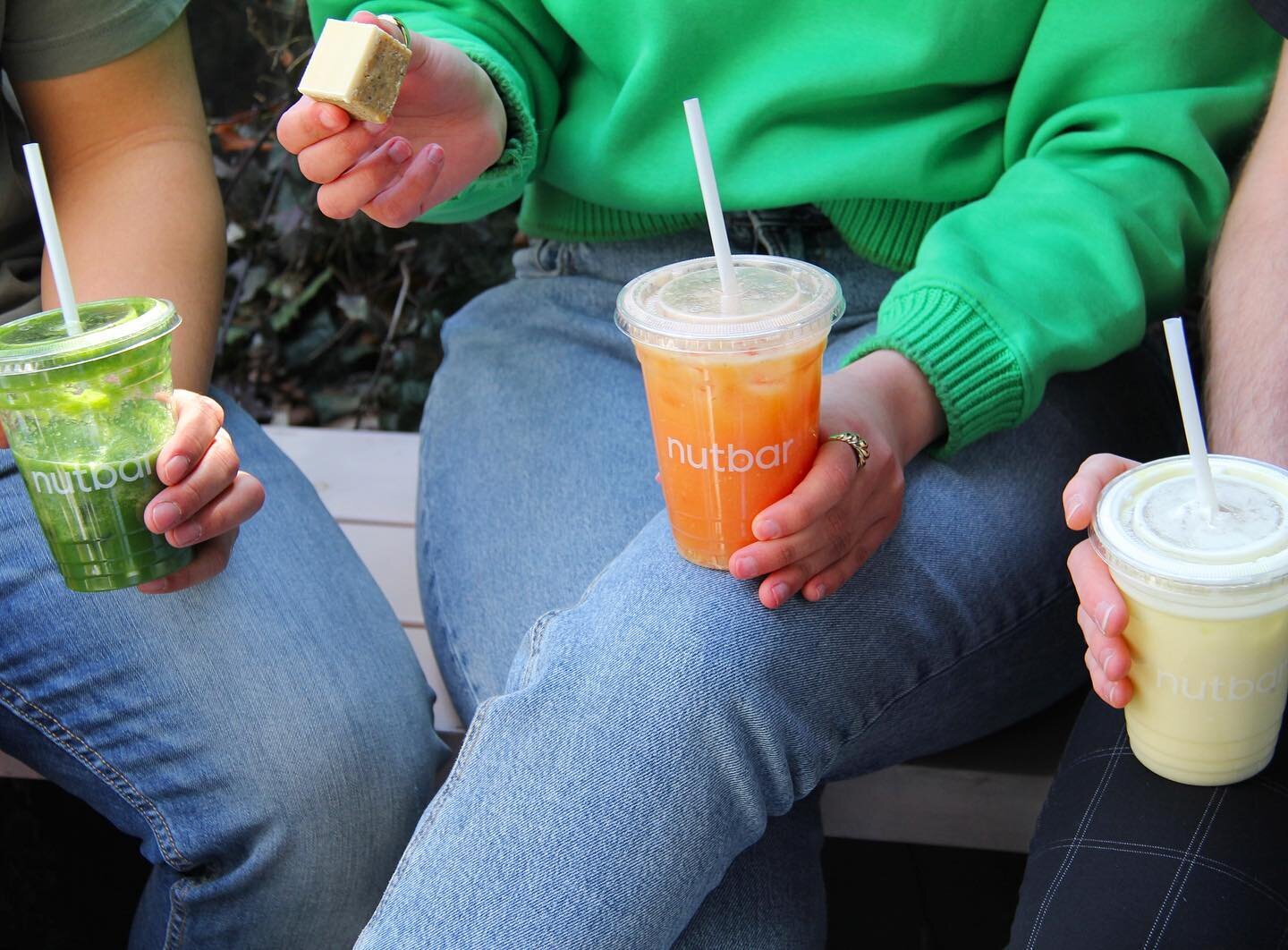 let&rsquo;s take a vote: green, colada or citrus juicie?🥬🍊🍋🍏