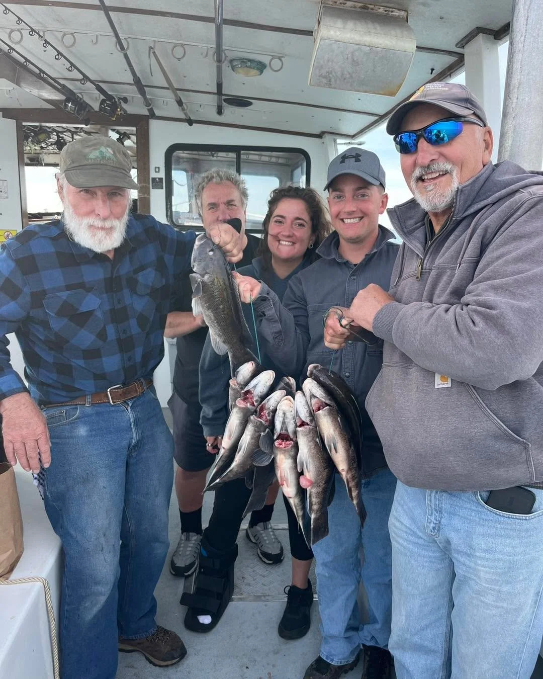 Saturday we had a pair of 5 hour trips. The morning saw some very good fishing boxing up 14 keeper blackfish and 2 sea bass before we had to head in with quite a few of the fish being quality size. The afternoon started out good until the tide died. 