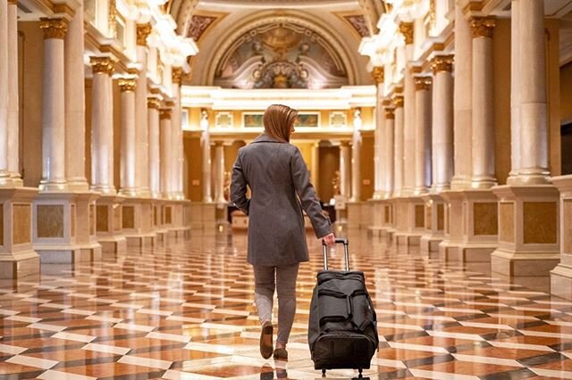 Where are you off to this year? Hopefully a city or area where you can discover something new. We recently visited Vegas and did some urban exploration of our own with our @solonewyork bag in tow. We love our Leroy Rolling Duffel because it&rsquo;s s