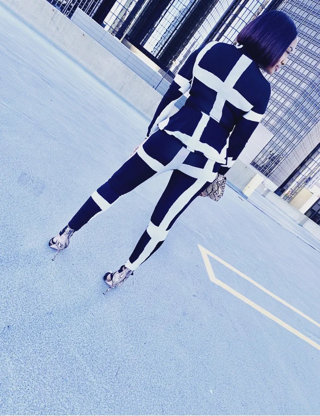 Abstract 2 Piece Set