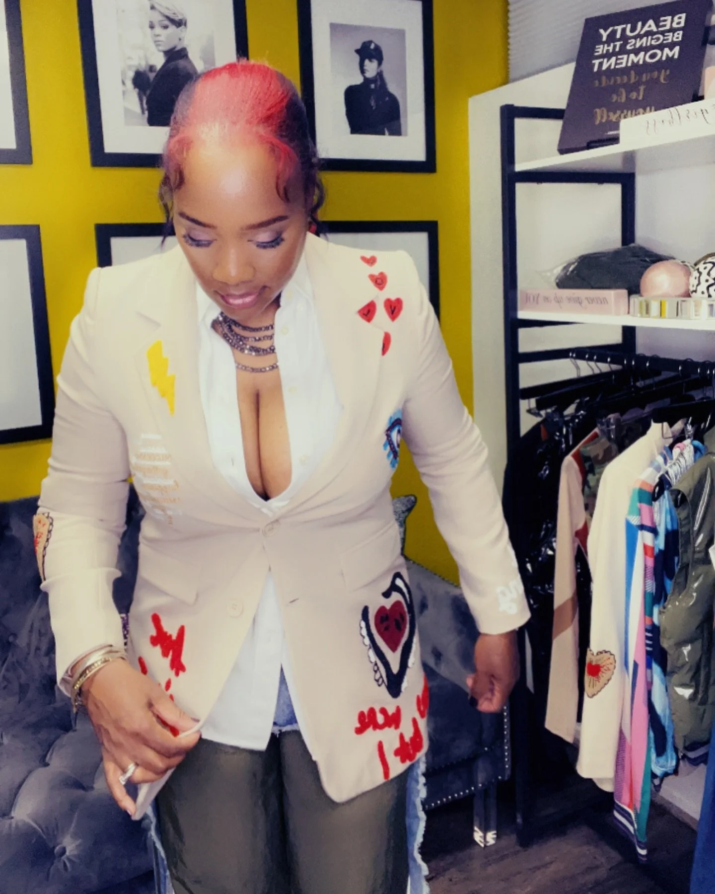 WALKING INTO 2025 WITH FAITH AND WITH THE MOST HIGH! FOLLOW ME @stephanie_p.y.t #fashiongod #fallfashion #womeninbusiness #womenswear #womensblazers