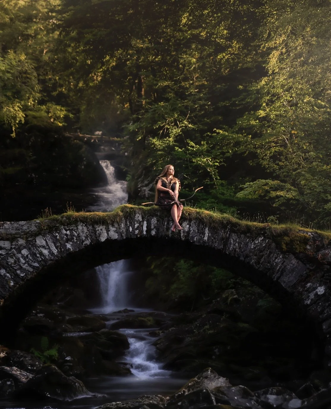 The forest is calling 😬🐨 

📸 : @isaolsson 
#forest #portraitphotography #scottishphotographer #perthshire #scotland