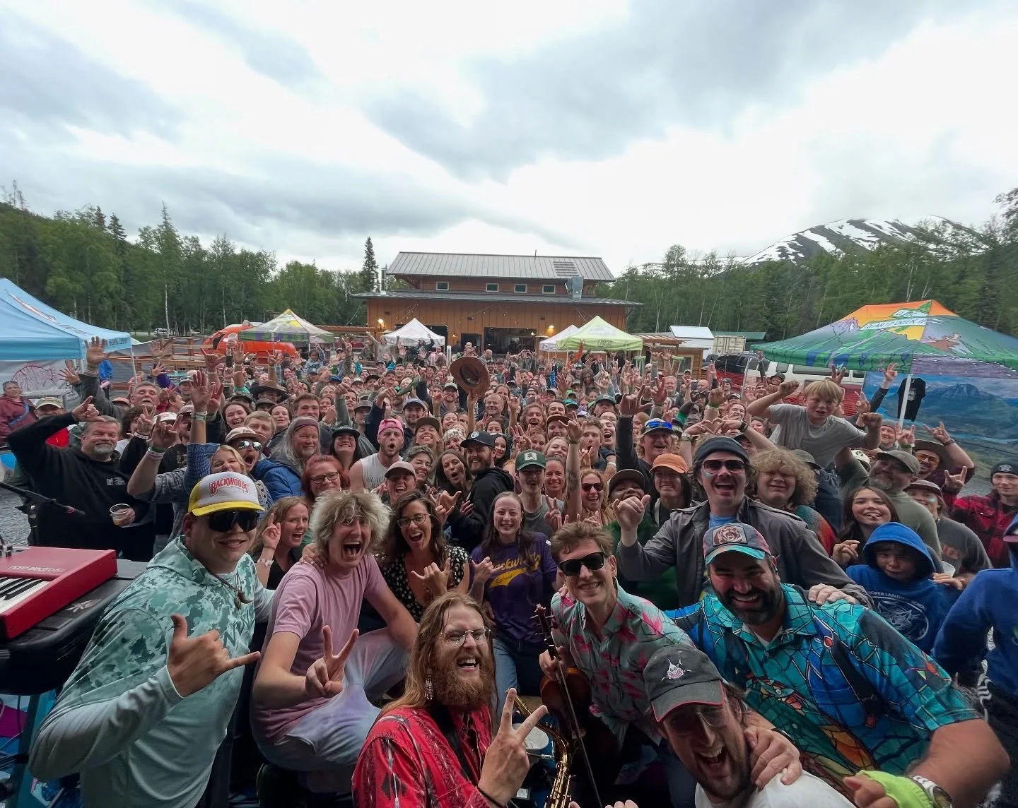 SOLD OUT at @cooper_landing_brewing_company last night π΅ Thank you @caseysmithproject and @aydenseeforreal for joining us on an unforgettable night π₯ @rhinomclaughlin CRUSHED it on fiddle π also thx @_.cousy._  for shredding that six string with u