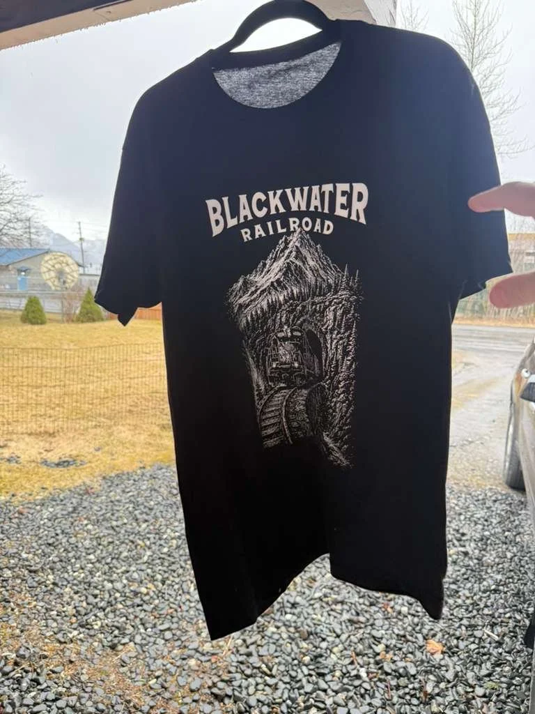 TrainTunnelShirt.jpeg
