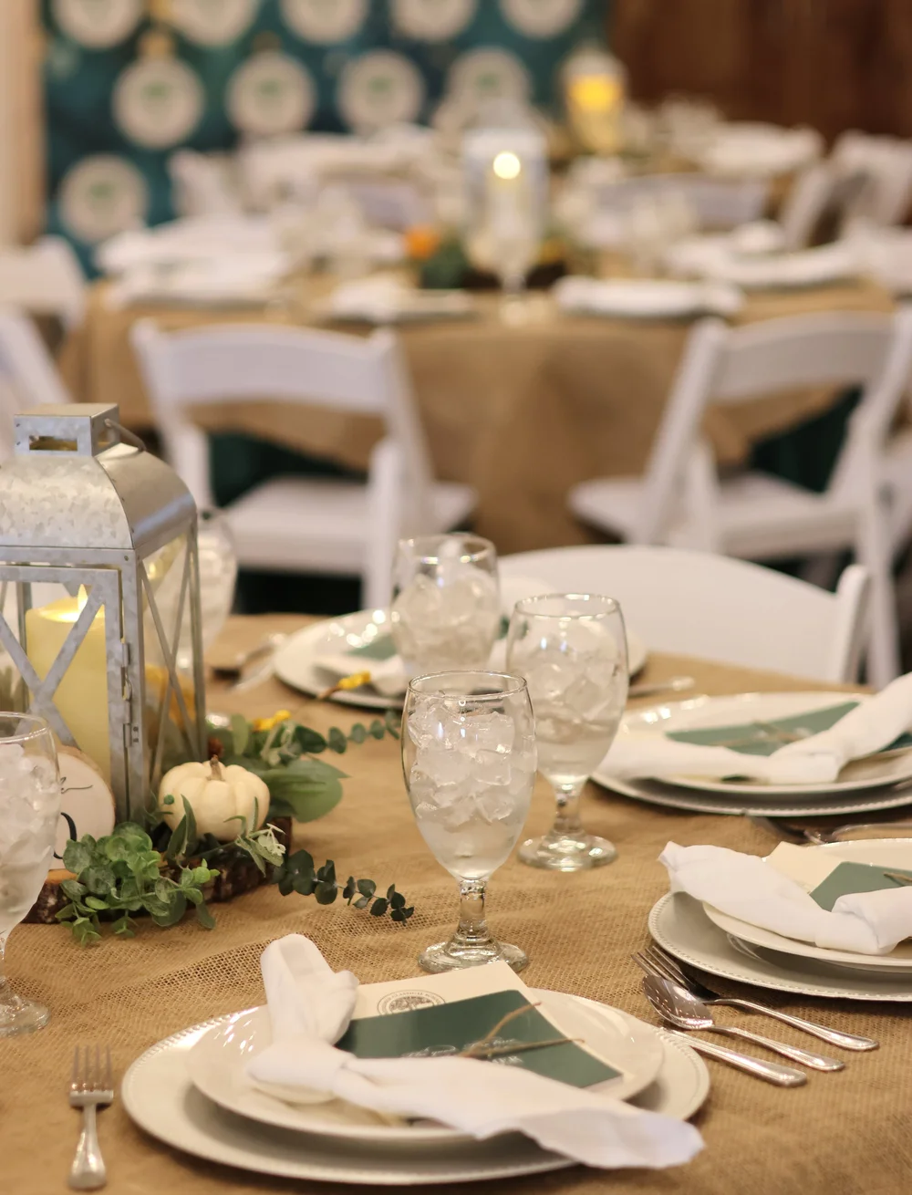  The beautiful tables, complete with a gift 
