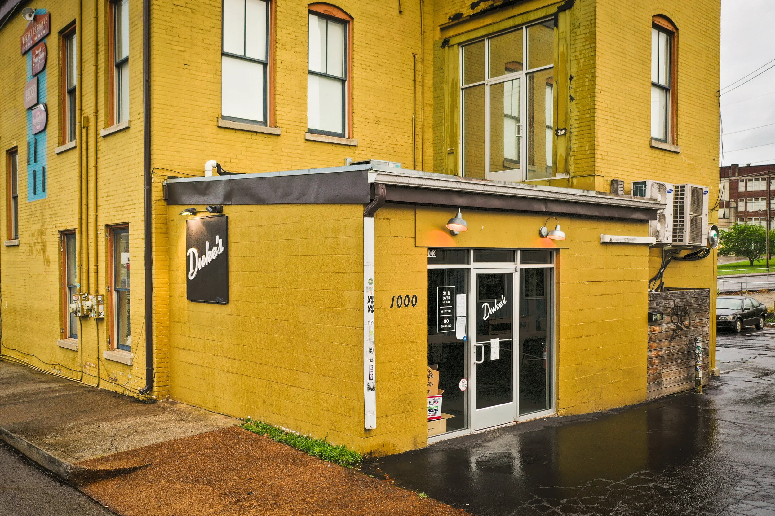 The 9 Best East Nashville Dive Bars [That You NEED to Experience] — The