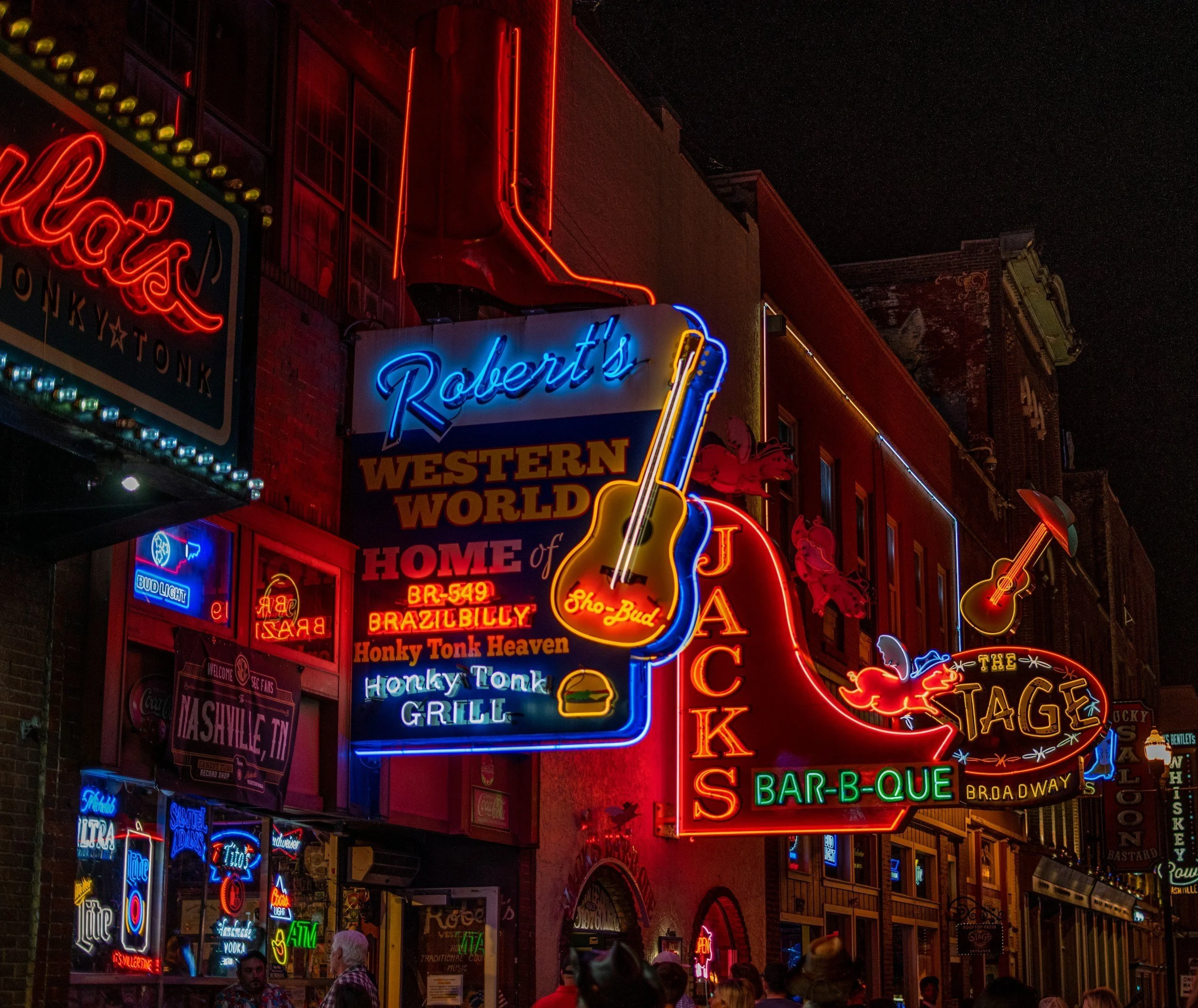Best Hotels Near Broadway in Nashville