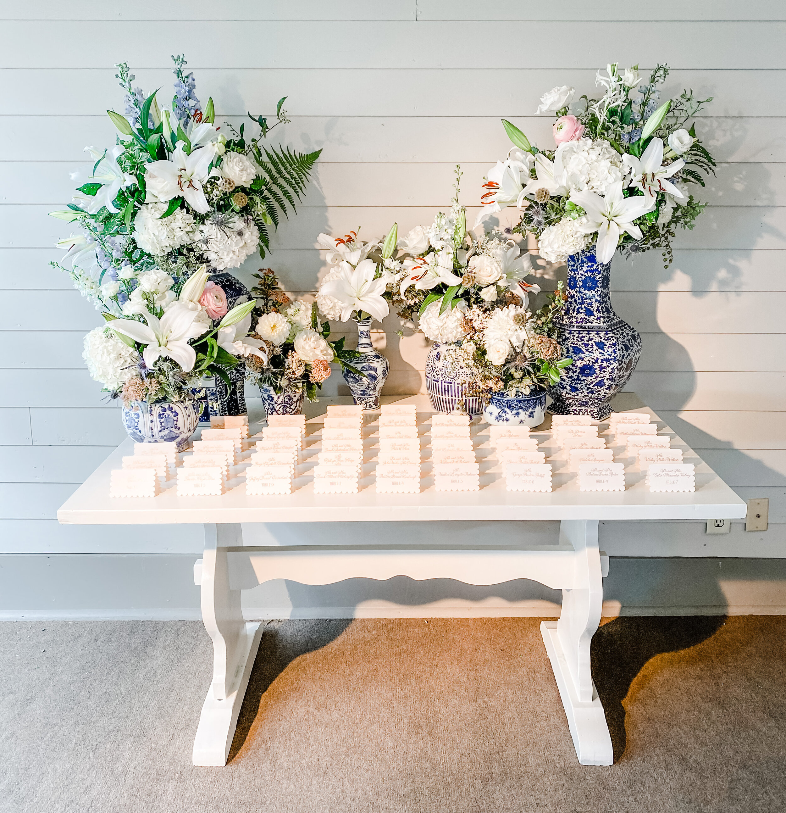 Ginger Jar Escort Card Table