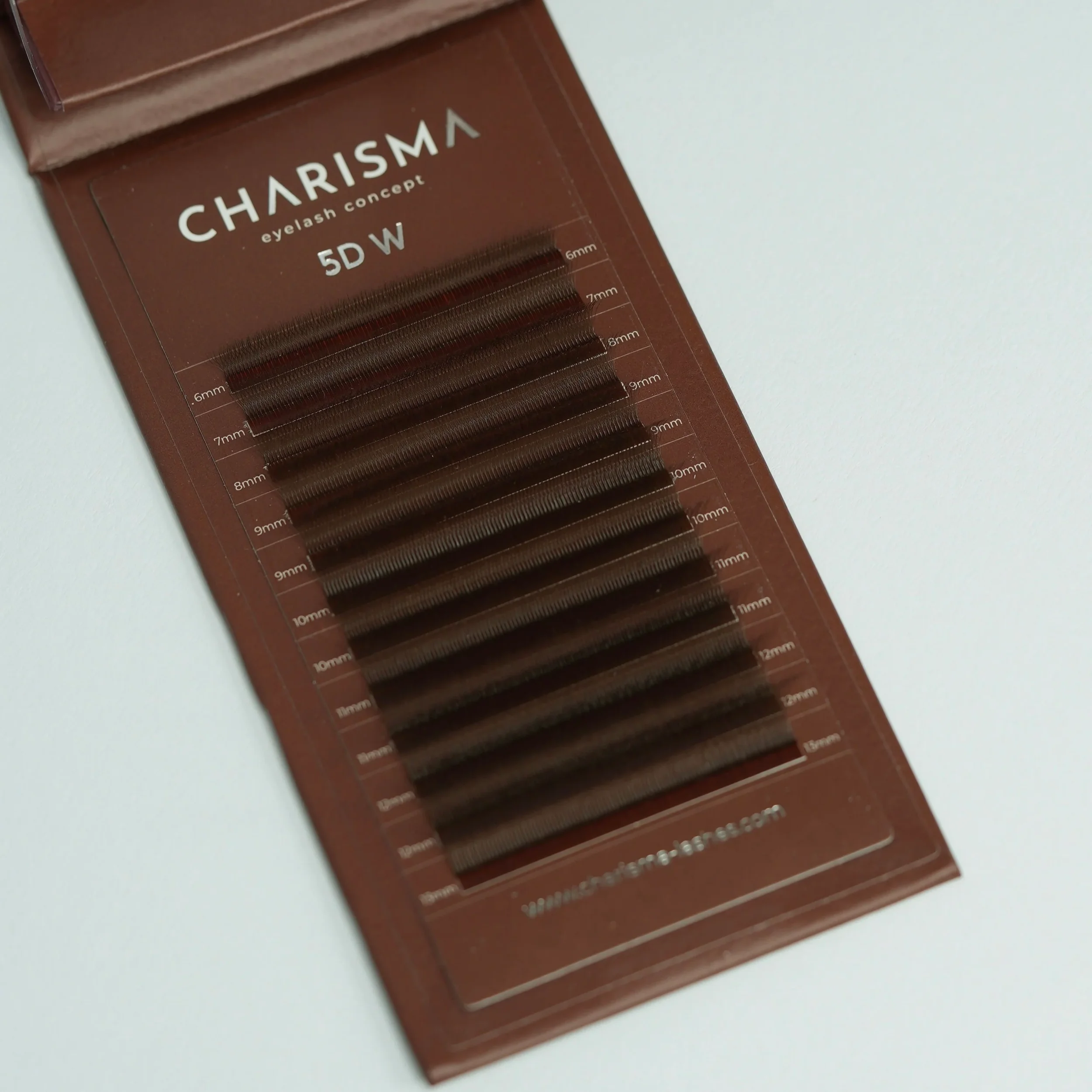 brown-lash-set-speedy-narrow-w-fans.webp