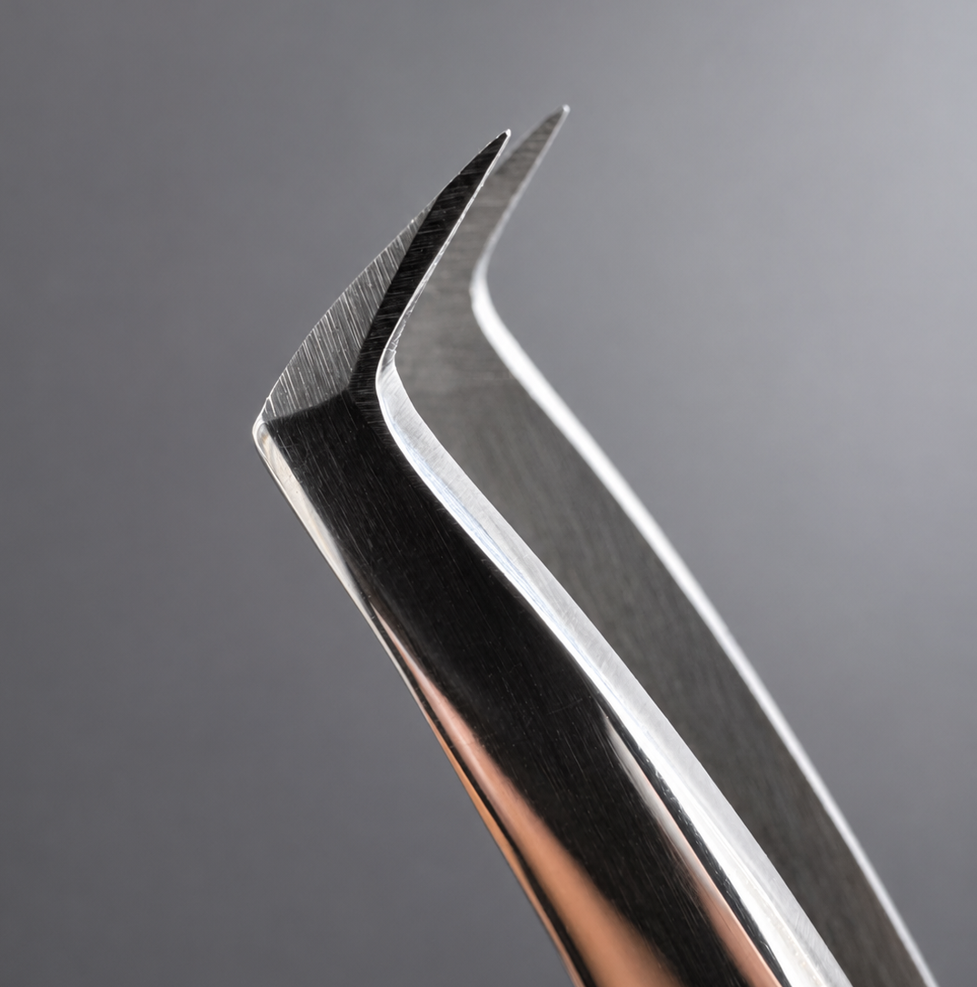 03_boot-70-tweezer-picking-up-lash-fan.png