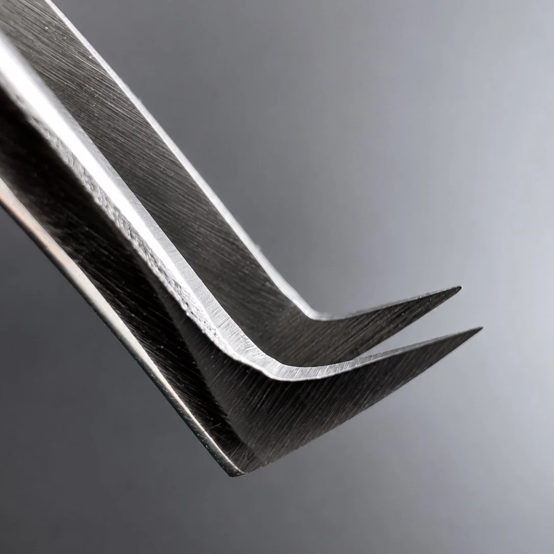 03_mini-axe-tweezer-volume-fan-creation.jpg