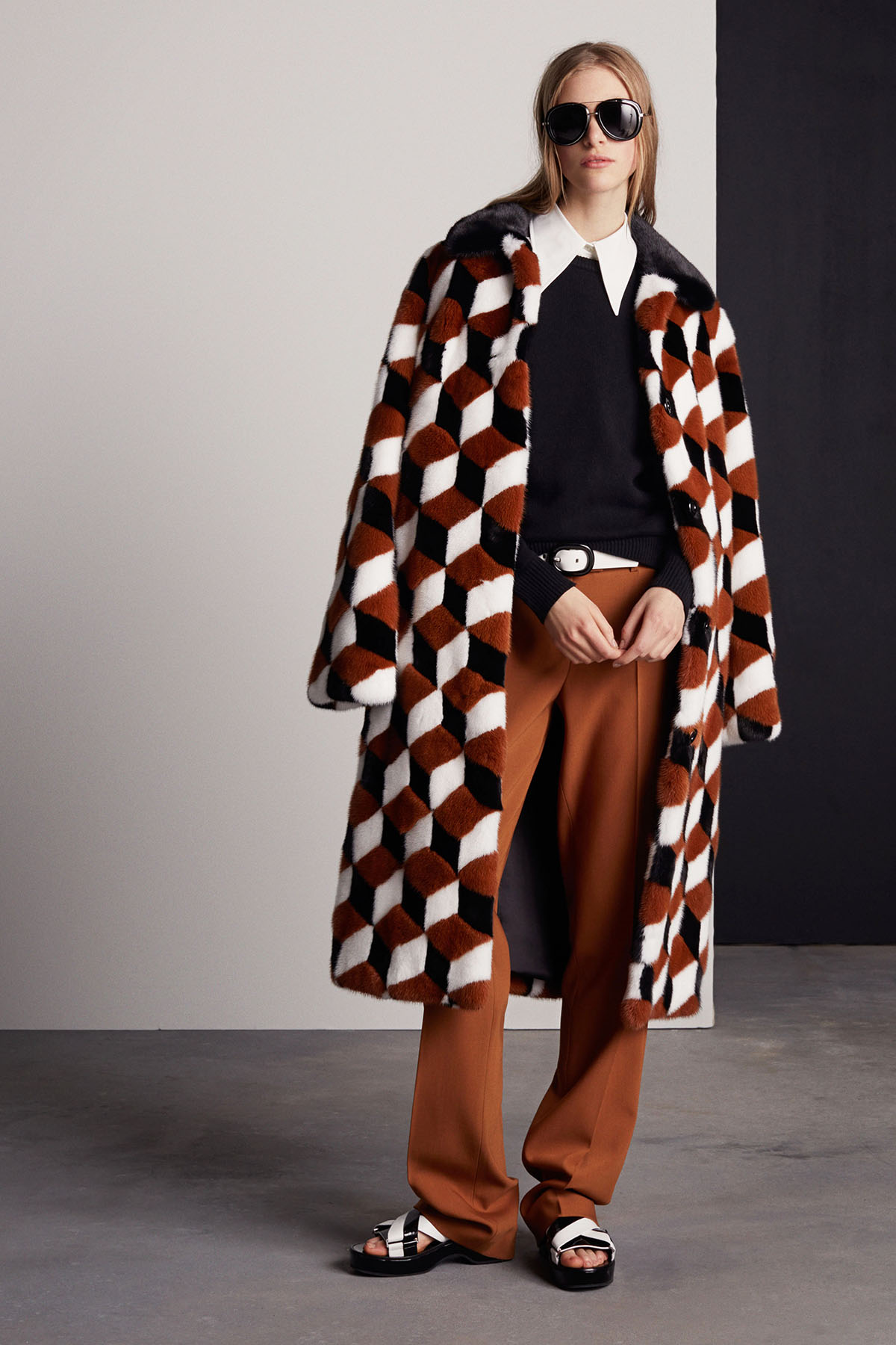 01MK_RE15_COLLECTION_LOOKS_01_035.jpg