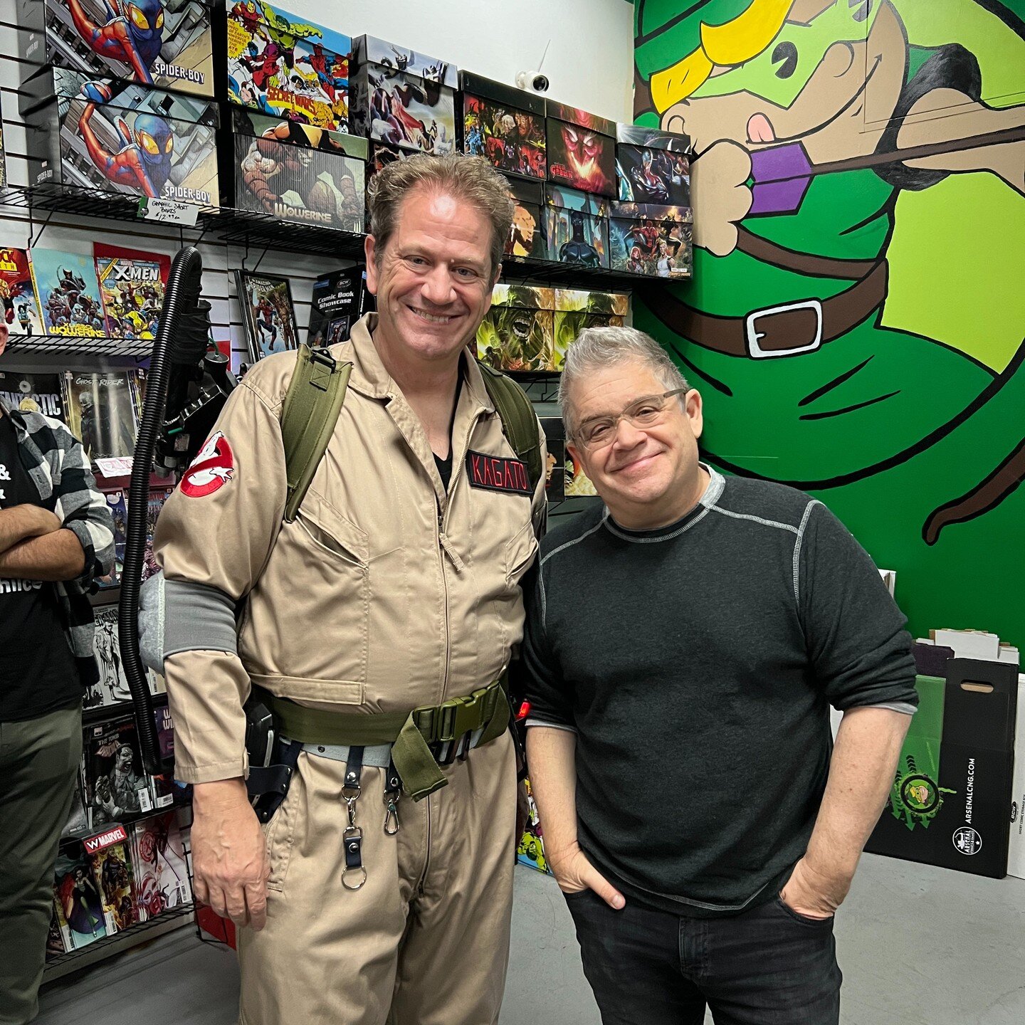 I had the opportunity to consult with Fokelore expert, Dr. Hubert Wartzki on a recent case. :)

Heh, I got to meet @pattonoswalt at an event at my local comic book store, @arsenalcomicsandgames. He was extremely nice we talked a moment about my proto
