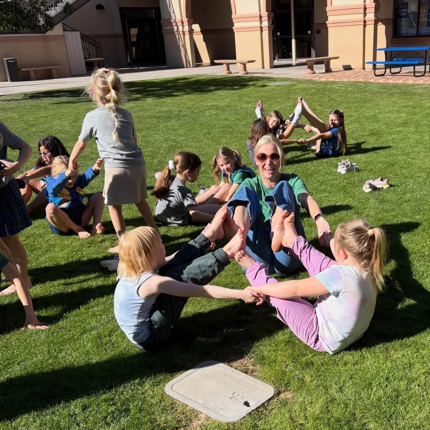This is what learning looks like when it feels like play. 🧘🏽&zwj;♀️💛 Partner yoga teaches kids about working with others, helps kids practice communication, build trust, and develop body awareness - skills that go way beyond the yoga mat! #playphx