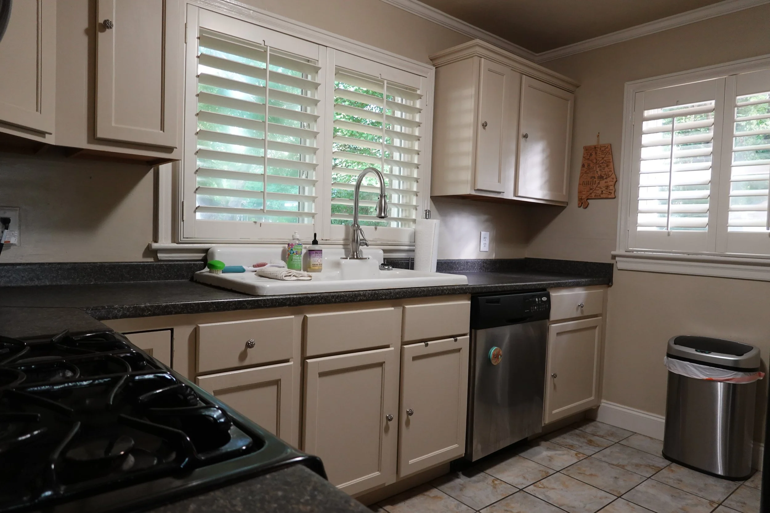 901 E Pryor-9.jpg