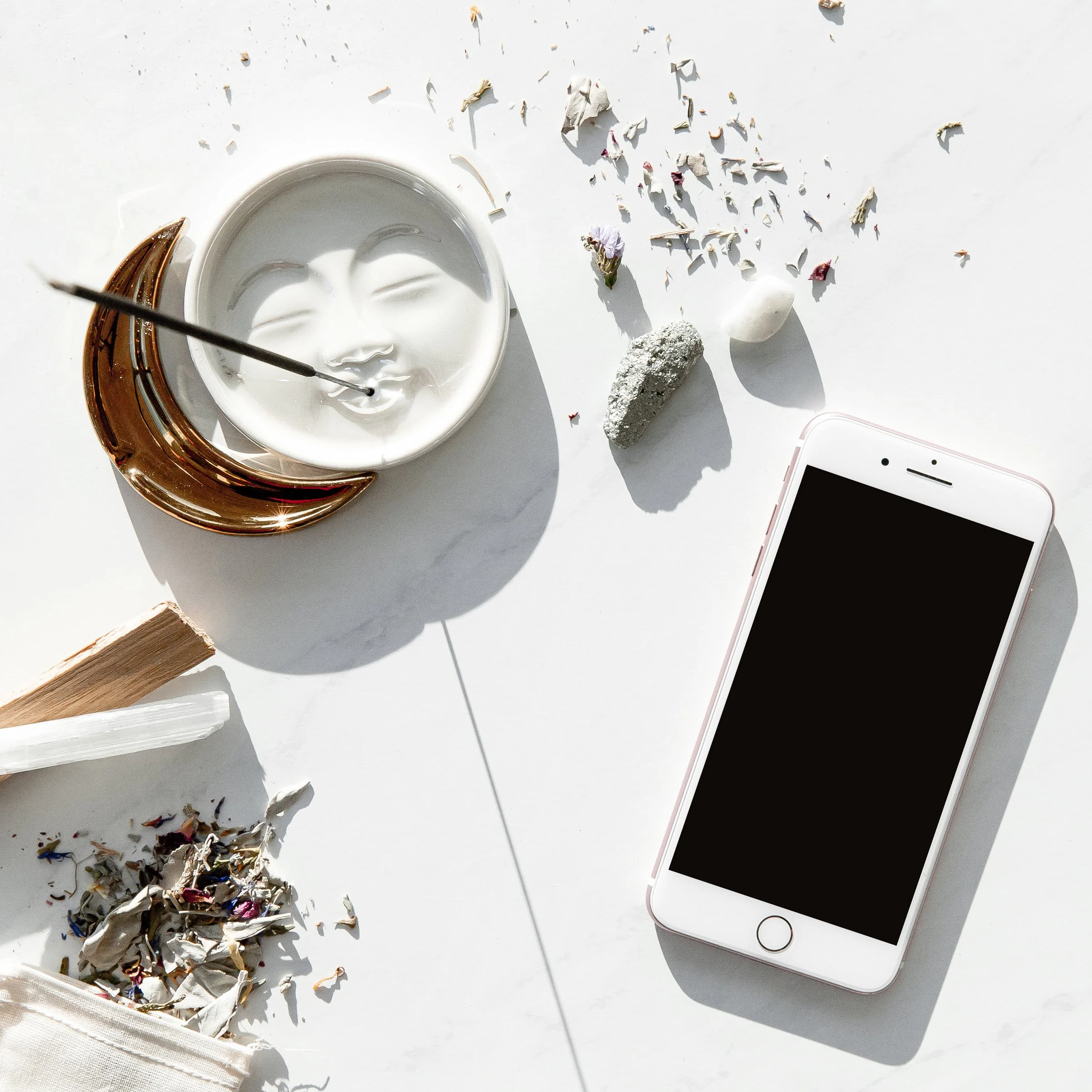 10 Signs Your Spirit Guides Are Trying to Communicate With You (and How to Use the Message)