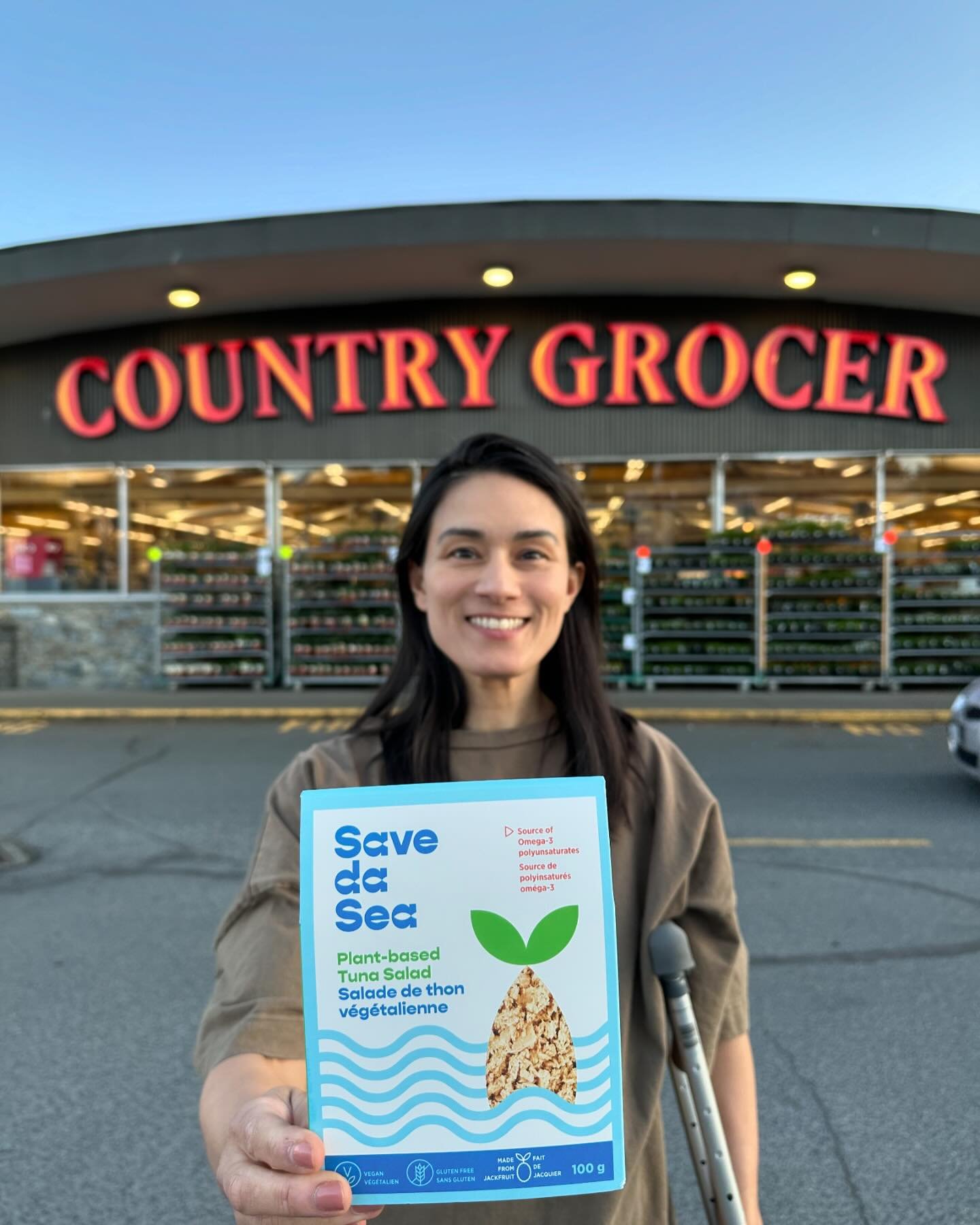 I am so so excited to share that our Plant-based Tuna Salad is now available at all Country Grocer stores on Vancouver Island and Salt Spring!!!!! Find us in the fridge in the produce section (near the tofu).

Oh and I just had knee surgery to repair