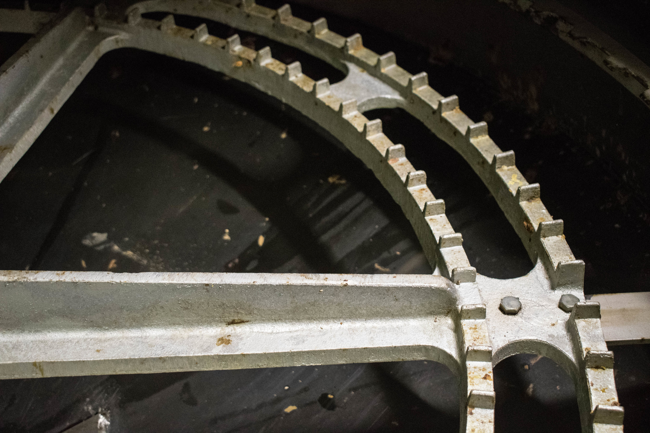 Inside the old 72 frame extractor. With harvest and extraction finished for another year, it’s time to clean out the equipment and turn to winter projects in the shop. Click (+) in upper right corner of images to enlarge. All photos: Adam Foster Collins