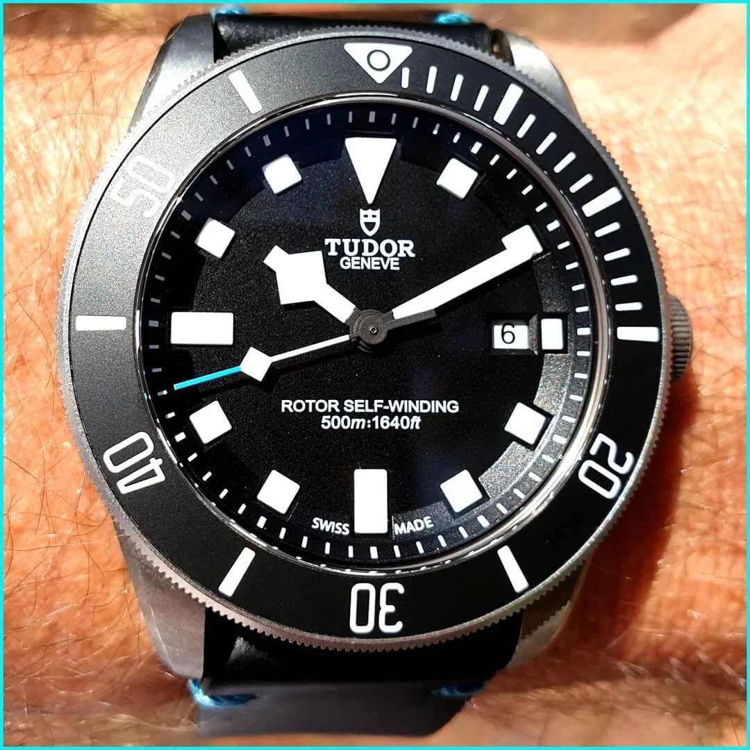 Still loving this dial. 
Such a great watch I now have another incoming...
(but without the blue bits ! 😏)
On #genevabluehorween strap
.
.
.
#tudorwatches #tudorgeneve #pelagos #twoliner #madeinswitzerland #swisswatchmaking #wotd #watchesofinstagram