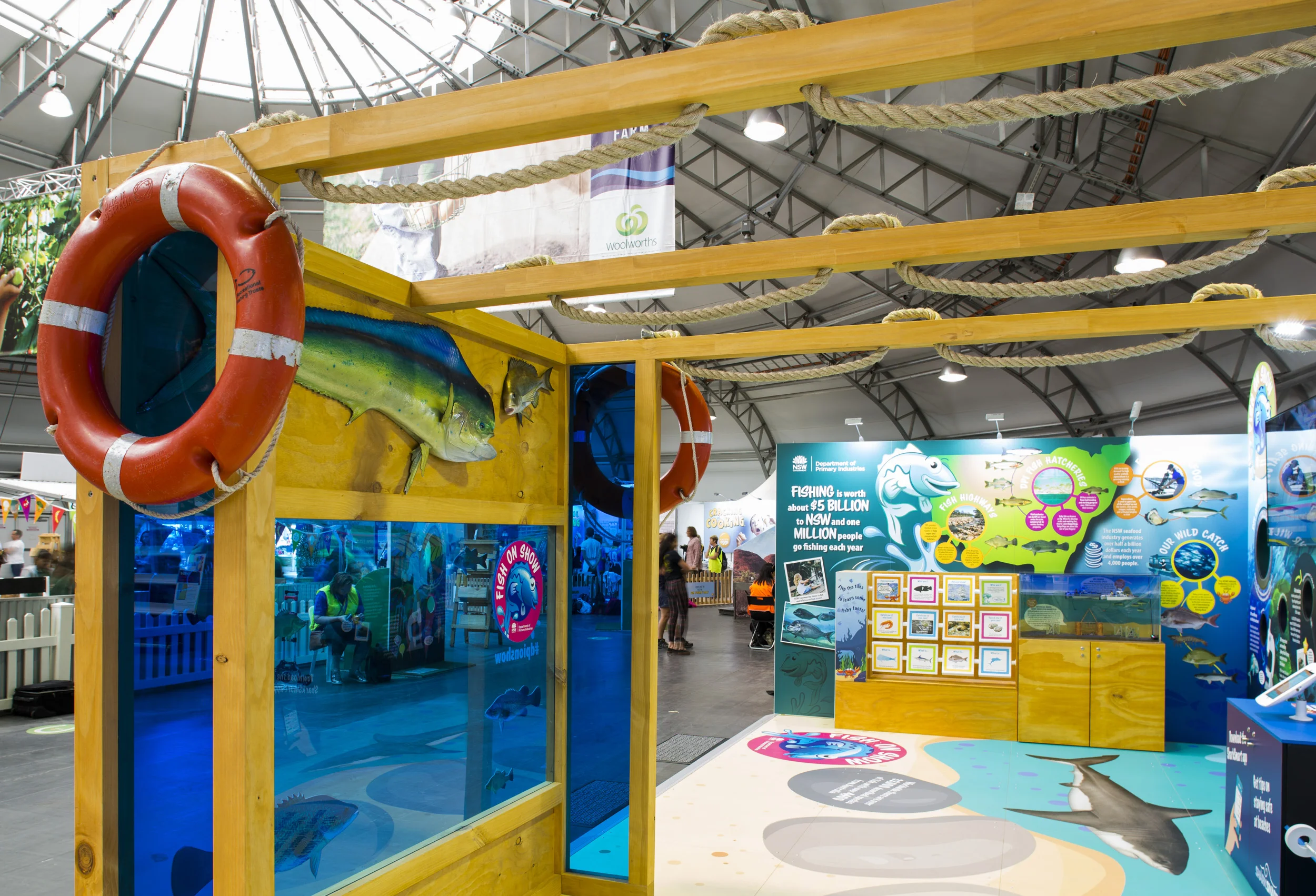 FISHY BUSINESS // CREATING AN INTERACTIVE DISPLAY FOR THE DEPARTMENT OF PRIMARY INDUSTRIES