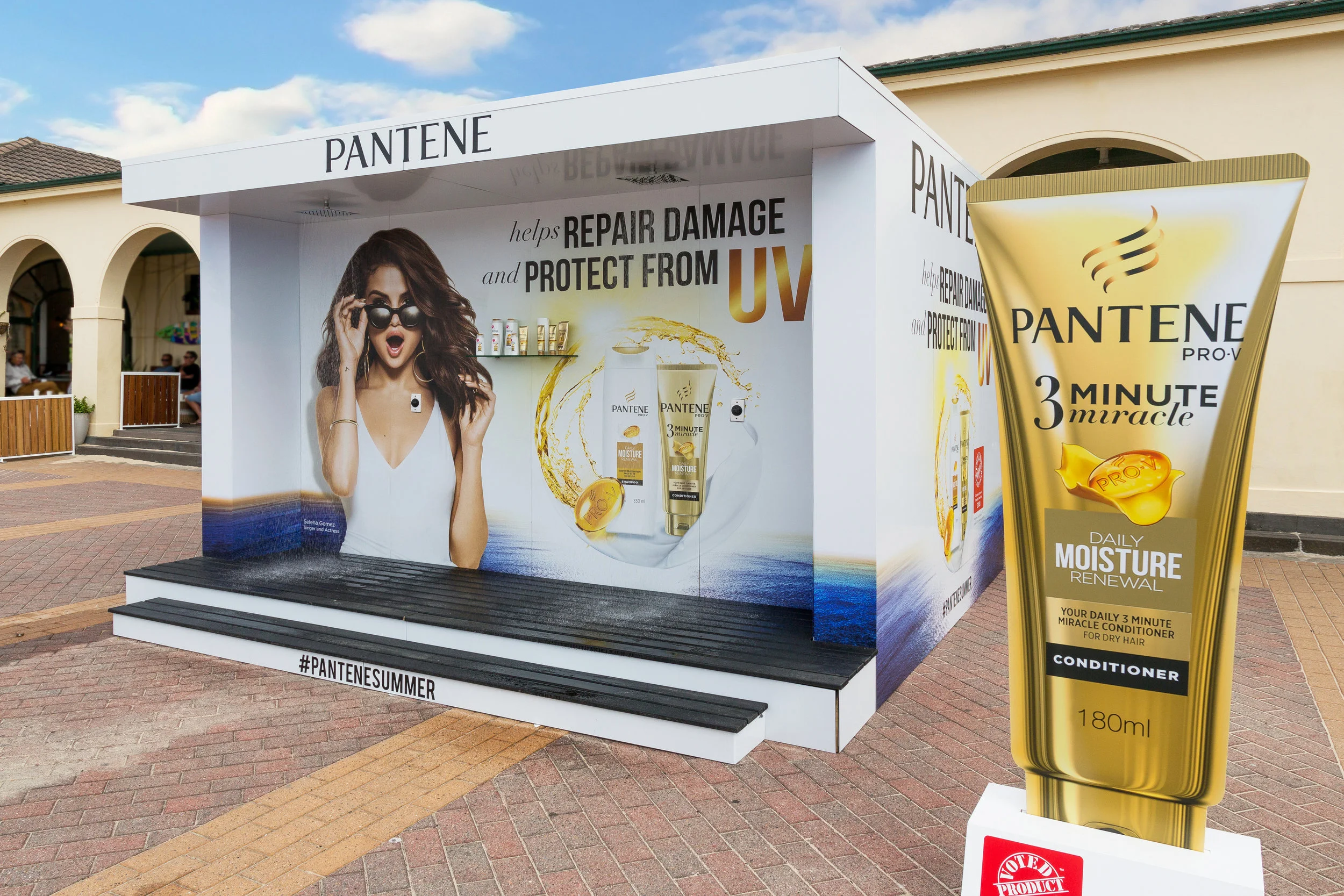 CASE STUDY // PRODUCT SAMPLING AT AUSTRALIA'S BUSIEST BEACH