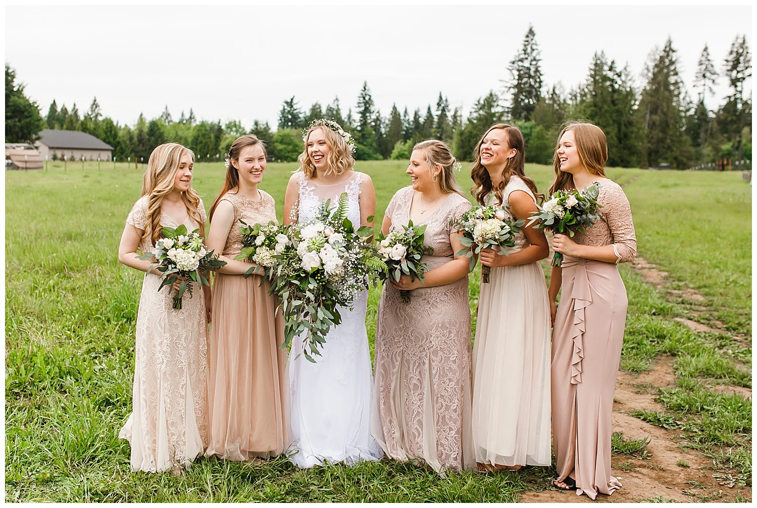 Brush_Prairie_Washington_Wedding_May_Farm_Backyard_Family_Photographer_Conzatti_0022.jpg