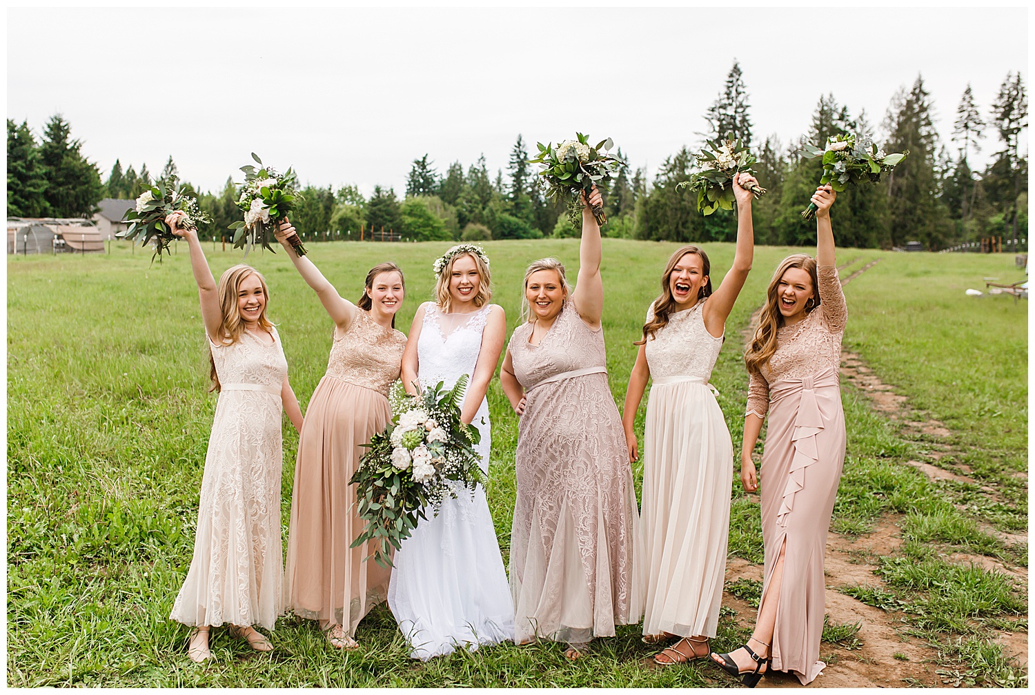 Brush_Prairie_Washington_Wedding_May_Farm_Backyard_Family_Photographer_Conzatti_0024.jpg