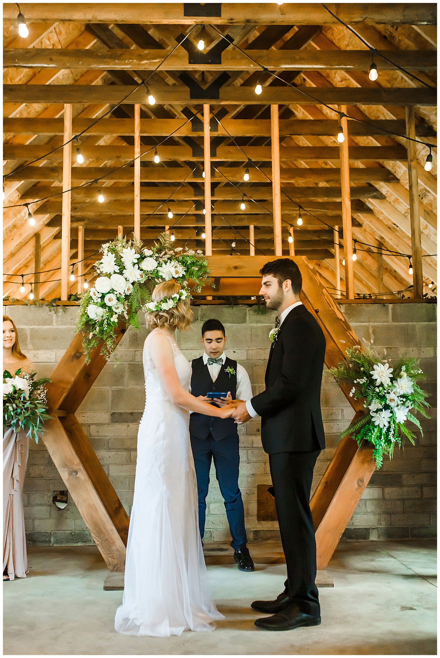 Brush_Prairie_Washington_Wedding_May_Farm_Backyard_Family_Photographer_Conzatti_0031.jpg