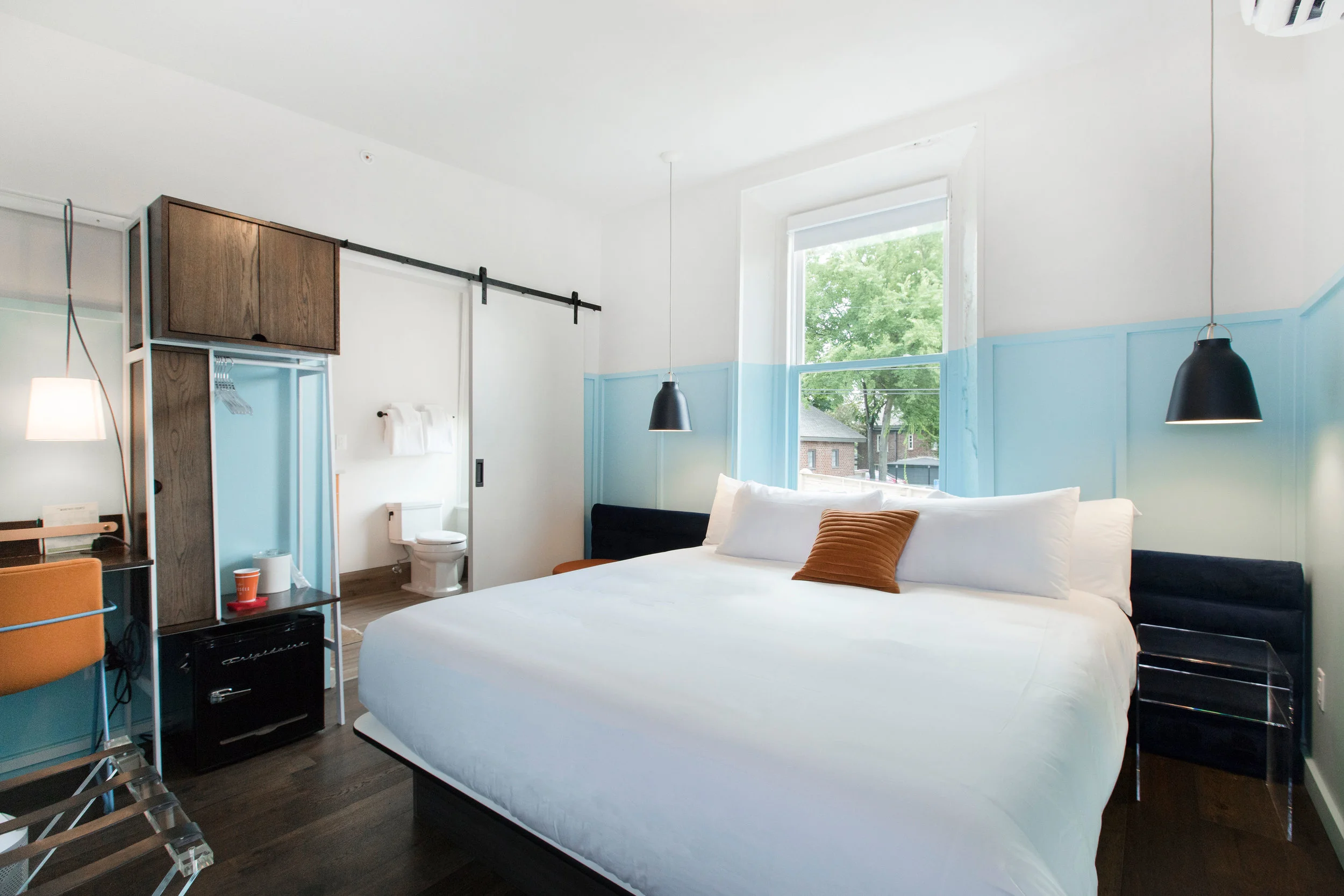 STANDARD KING Room 1:3 LEARN MORE & MAKE A RESERVATION