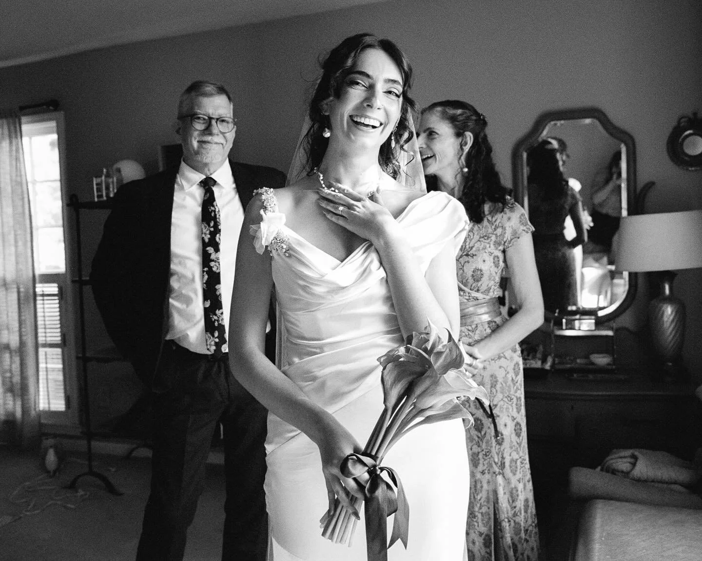A moment that never would&rsquo;ve happened if the keyboard had arrived to the ceremony on time. You get one wedding day, so you might as well roll with the punches&hearts;️