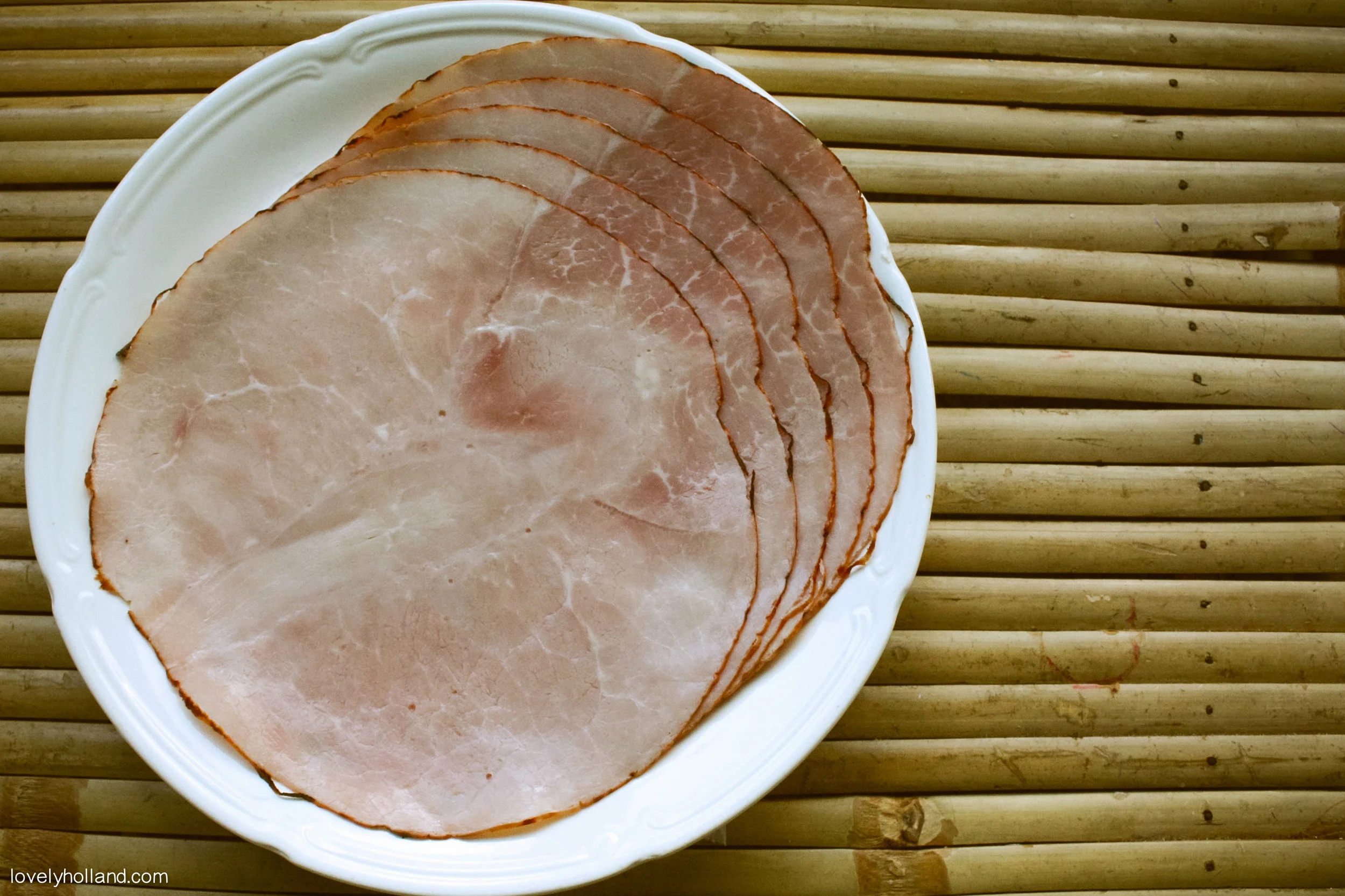 這種火腿是 Grill Achterham,沒有肥油邊,很適合搭白蘆筍一起吃。