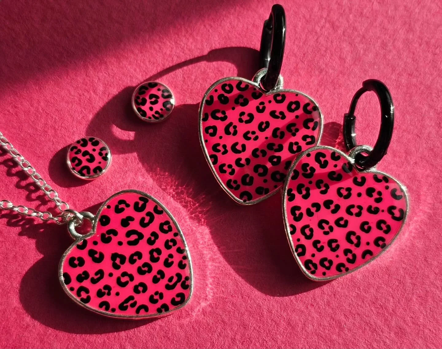 What a set 🙌🏻💖🖤 great design @fionamae9 xXx